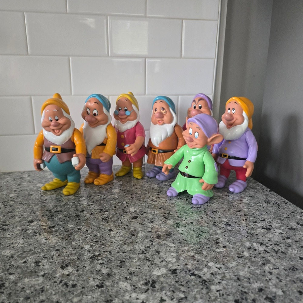 Vintage 1992 Disney Seven Dwarfs Figures 6" Vinyl Rubber MATTEL Posable